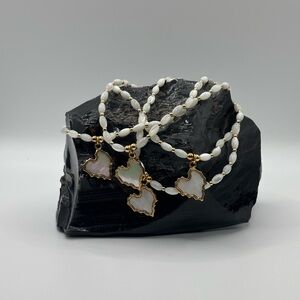 *ANKLET* Mother of Pearl and White Shell Stretchy Anklet